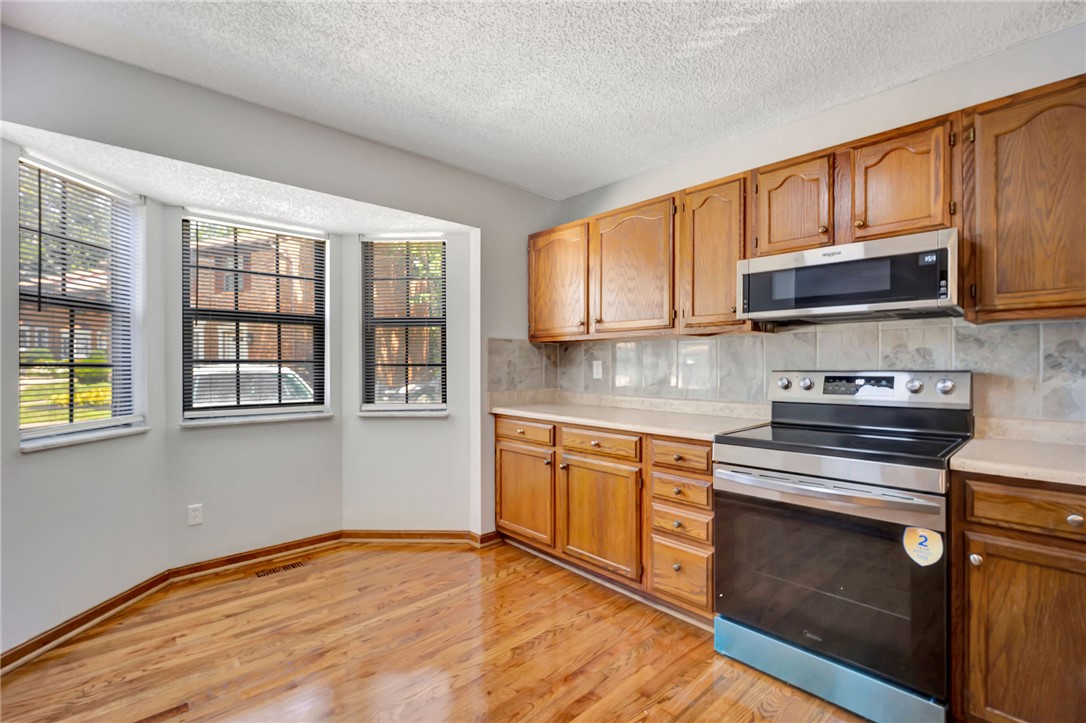 10667 Montgomery Road, Unit 13 Cincinnati, OH 45242 - Photo 4 of 39 Gallery Image 4