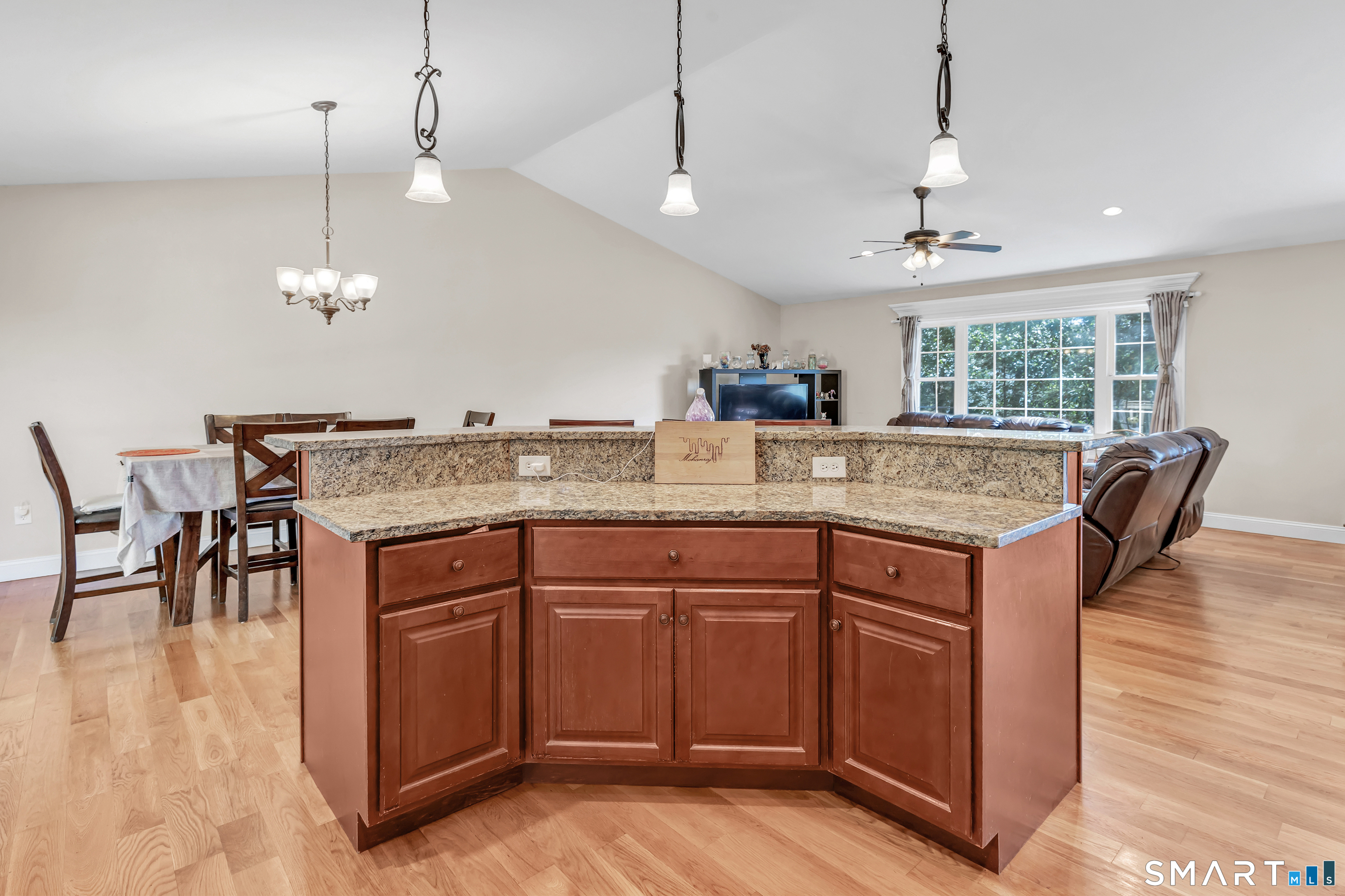 26 R Hoinski Way Ansonia, CT 06401 - Photo 7 of 33 Gallery Image 7