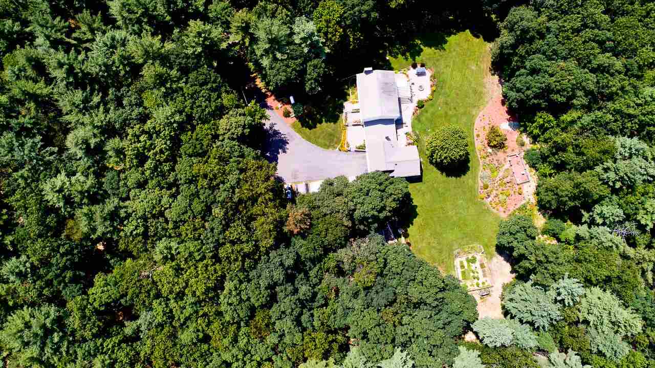 133 Robinson Road Hudson, NH 03051 - Photo 1 of 33 Gallery Image 1