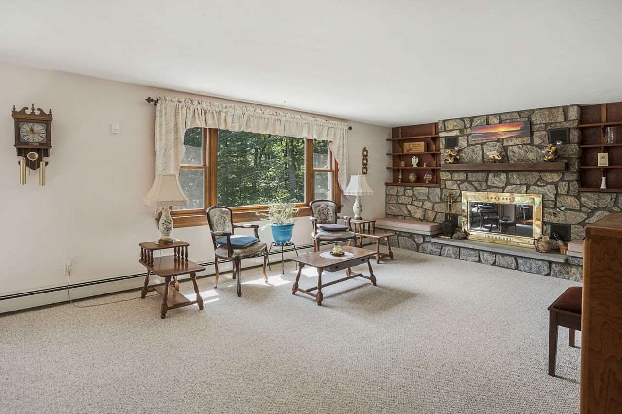 133 Robinson Road Hudson, NH 03051 - Photo 14 of 33 Gallery Image 14