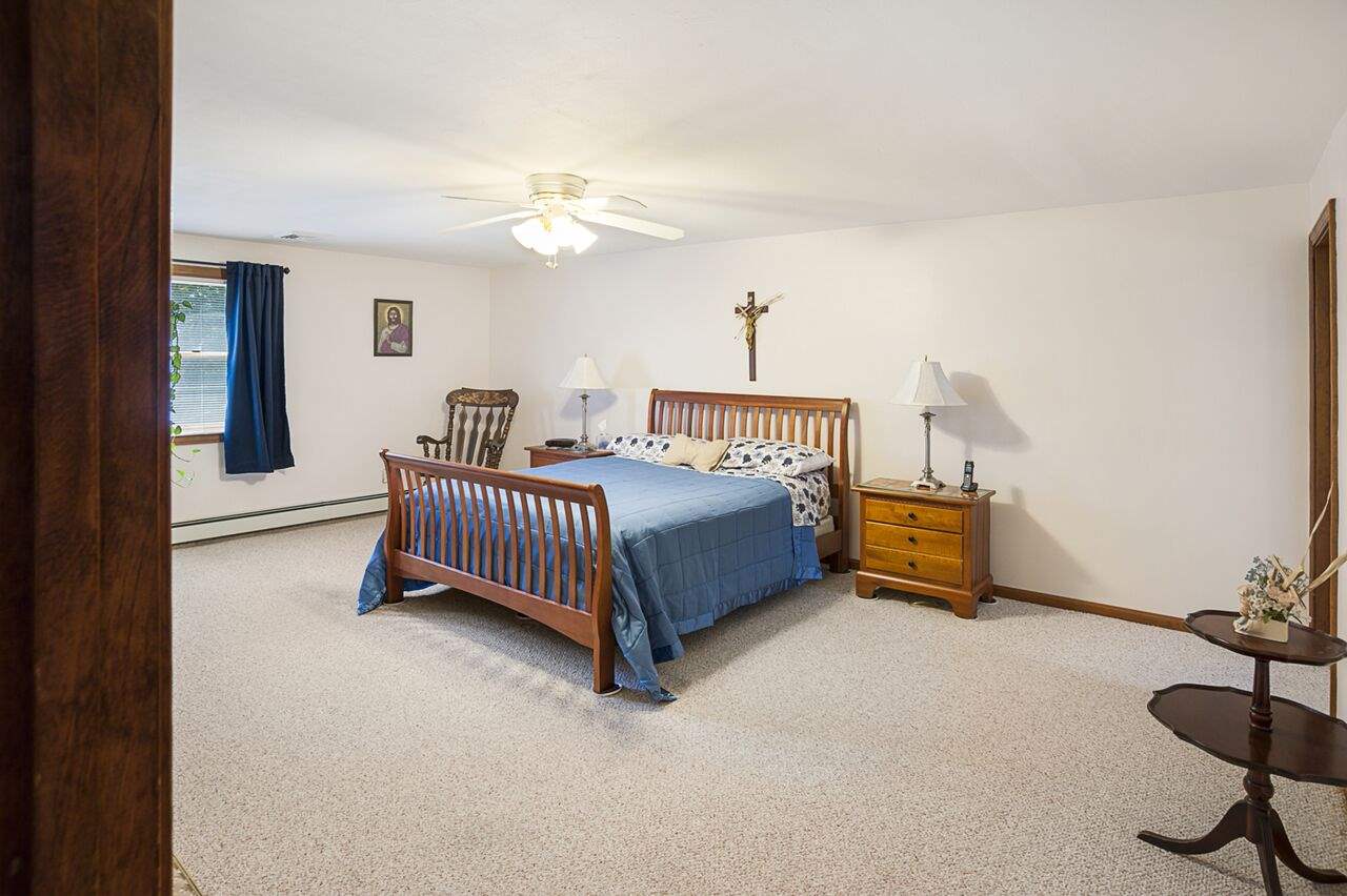 133 Robinson Road Hudson, NH 03051 - Photo 17 of 33 Gallery Image 17