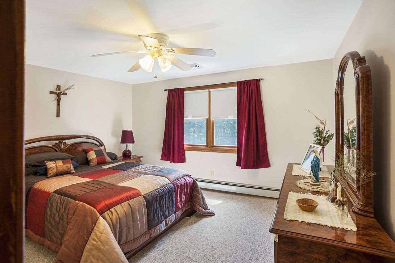 133 Robinson Road Hudson, NH 03051 - Photo 20 of 33 Gallery Image 20