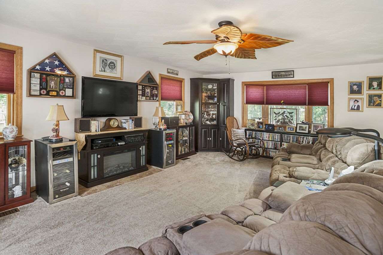 133 Robinson Road Hudson, NH 03051 - Photo 26 of 33 Gallery Image 26