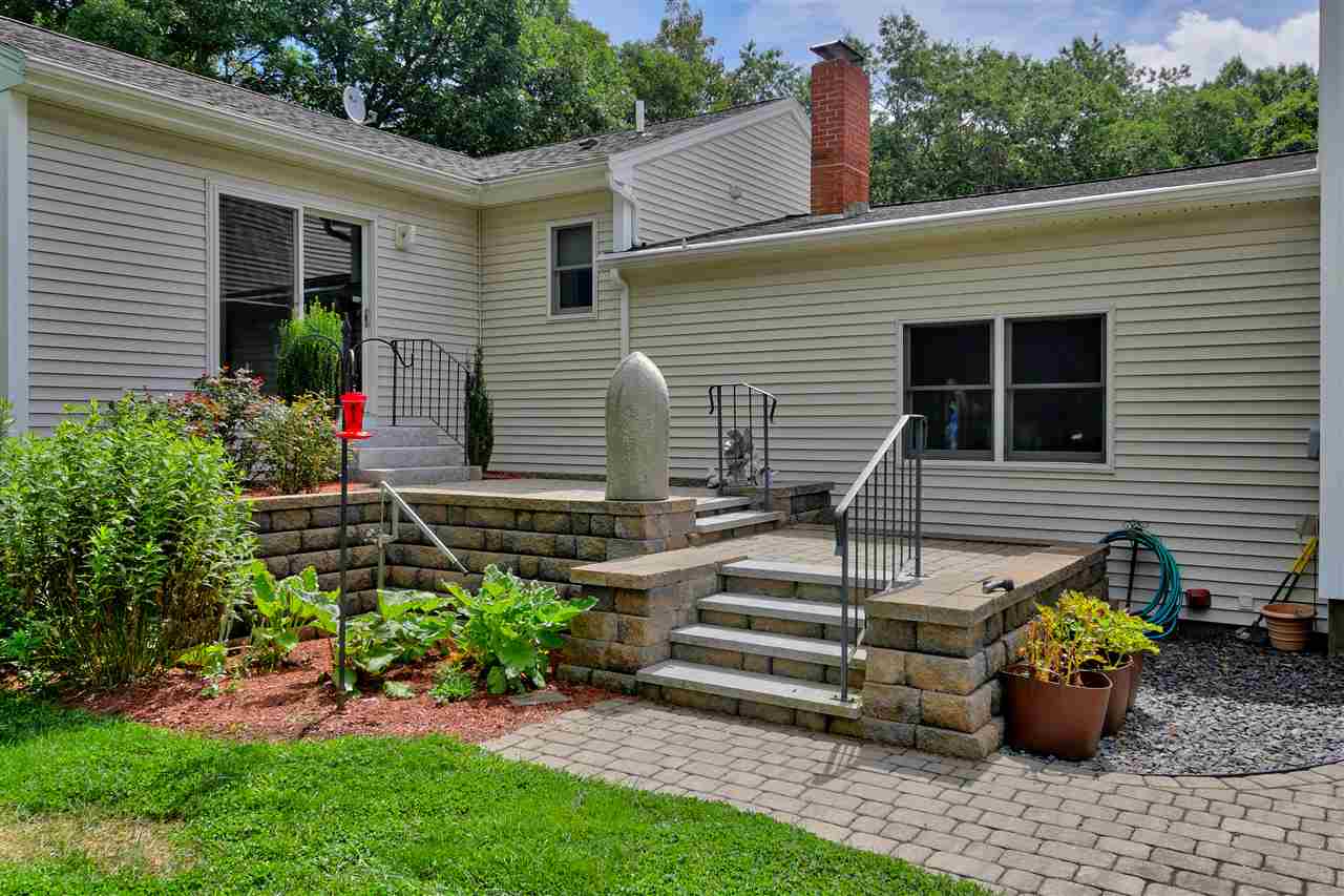 133 Robinson Road Hudson, NH 03051 - Photo 28 of 33 Gallery Image 28