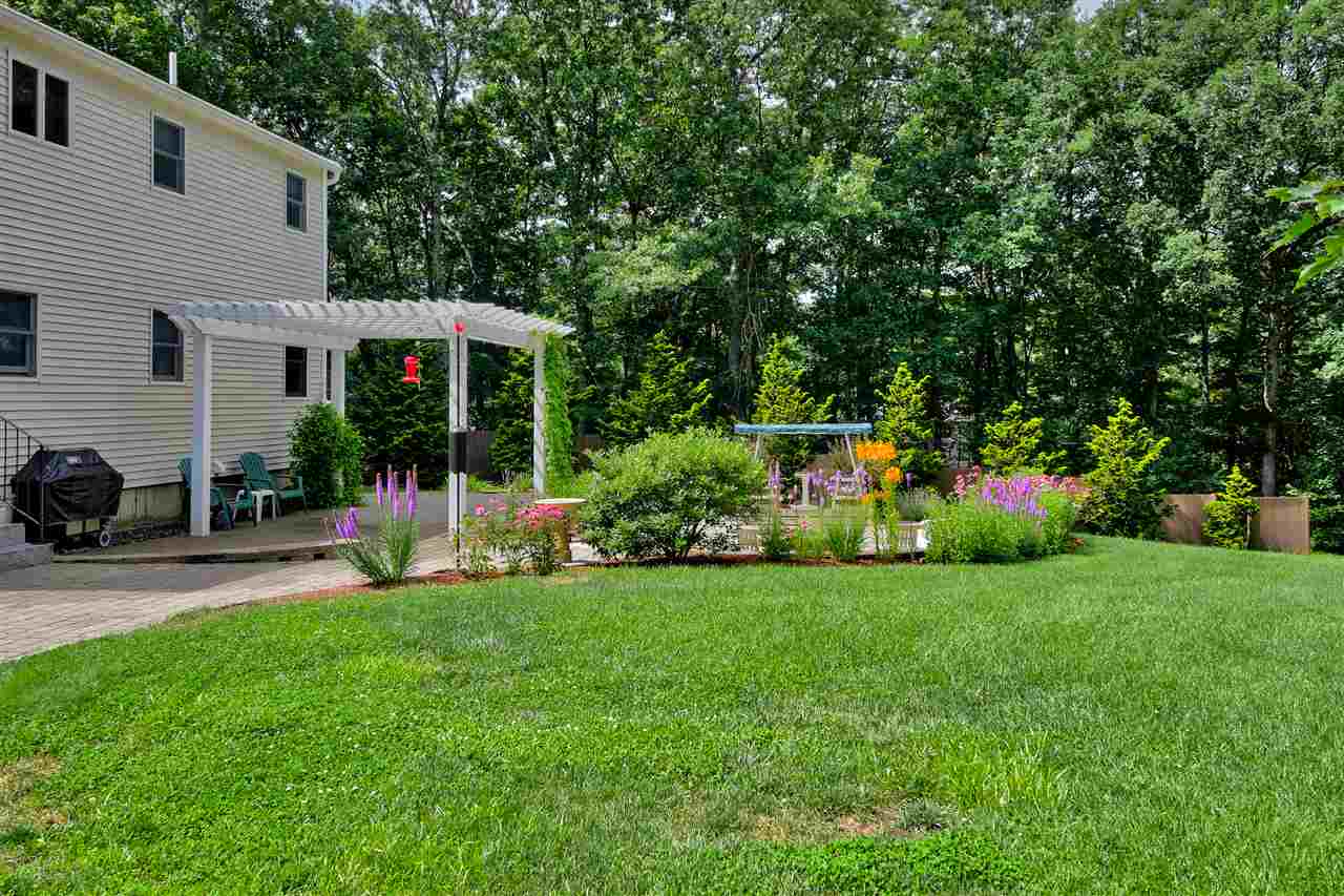 133 Robinson Road Hudson, NH 03051 - Photo 29 of 33 Gallery Image 29