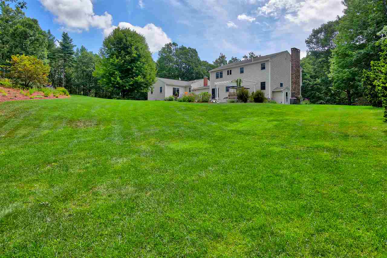 133 Robinson Road Hudson, NH 03051 - Photo 8 of 33 Gallery Image 8