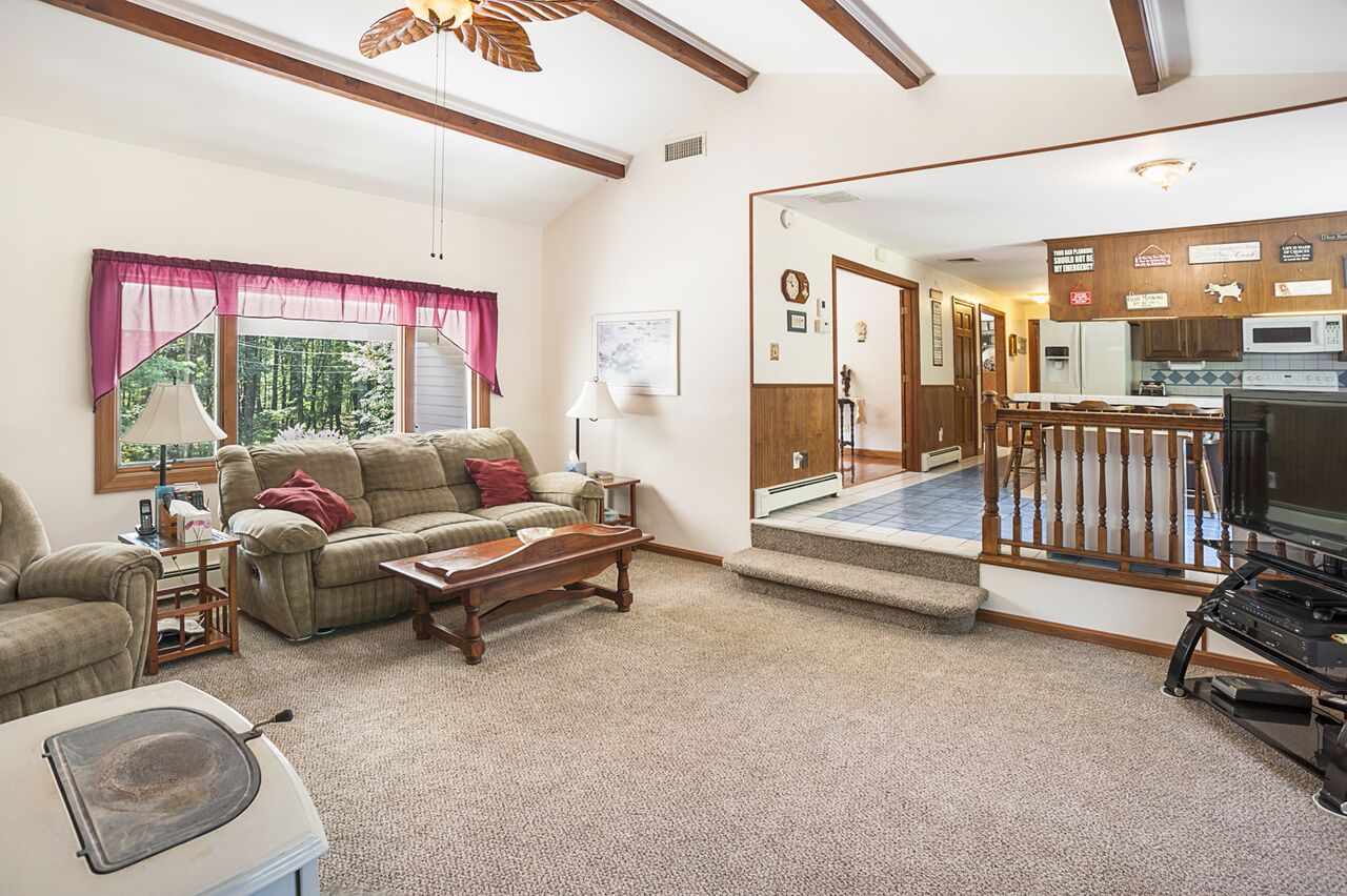 133 Robinson Road Hudson, NH 03051 - Photo 10 of 33 Gallery Image 10