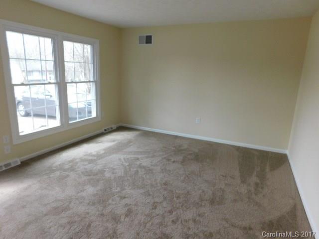 31 Fieldcrest Road Arden, NC 28704 - Photo 2 of 10 Gallery Image 2