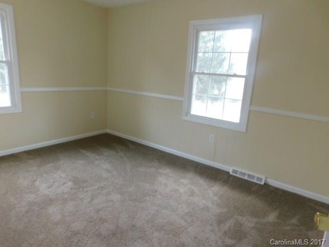 31 Fieldcrest Road Arden, NC 28704 - Photo 4 of 10 Gallery Image 4
