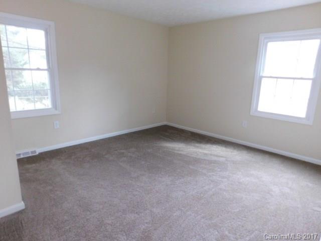 31 Fieldcrest Road Arden, NC 28704 - Photo 7 of 10 Gallery Image 7
