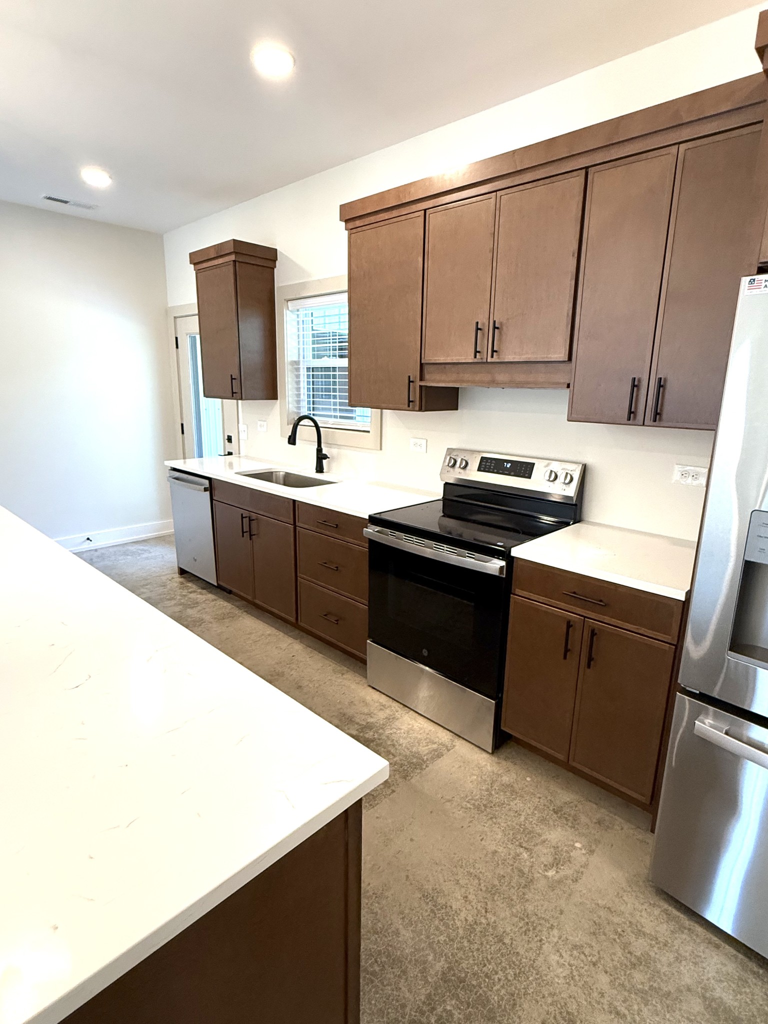 5572 Antioch Road Hopkinsville, KY 42240 - Photo 10 of 33 Gallery Image 10