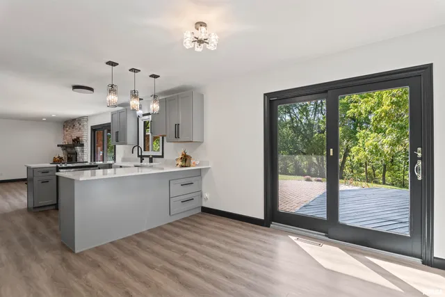 $395,000 | 2 Beacon Ridge Drive, Springfield, IL 62711