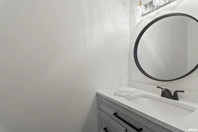 $395,000 | 2 Beacon Ridge Drive, Springfield, IL 62711