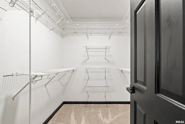 $395,000 | 2 Beacon Ridge Drive, Springfield, IL 62711