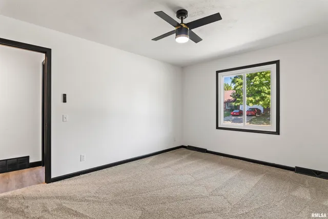 $395,000 | 2 Beacon Ridge Drive, Springfield, IL 62711