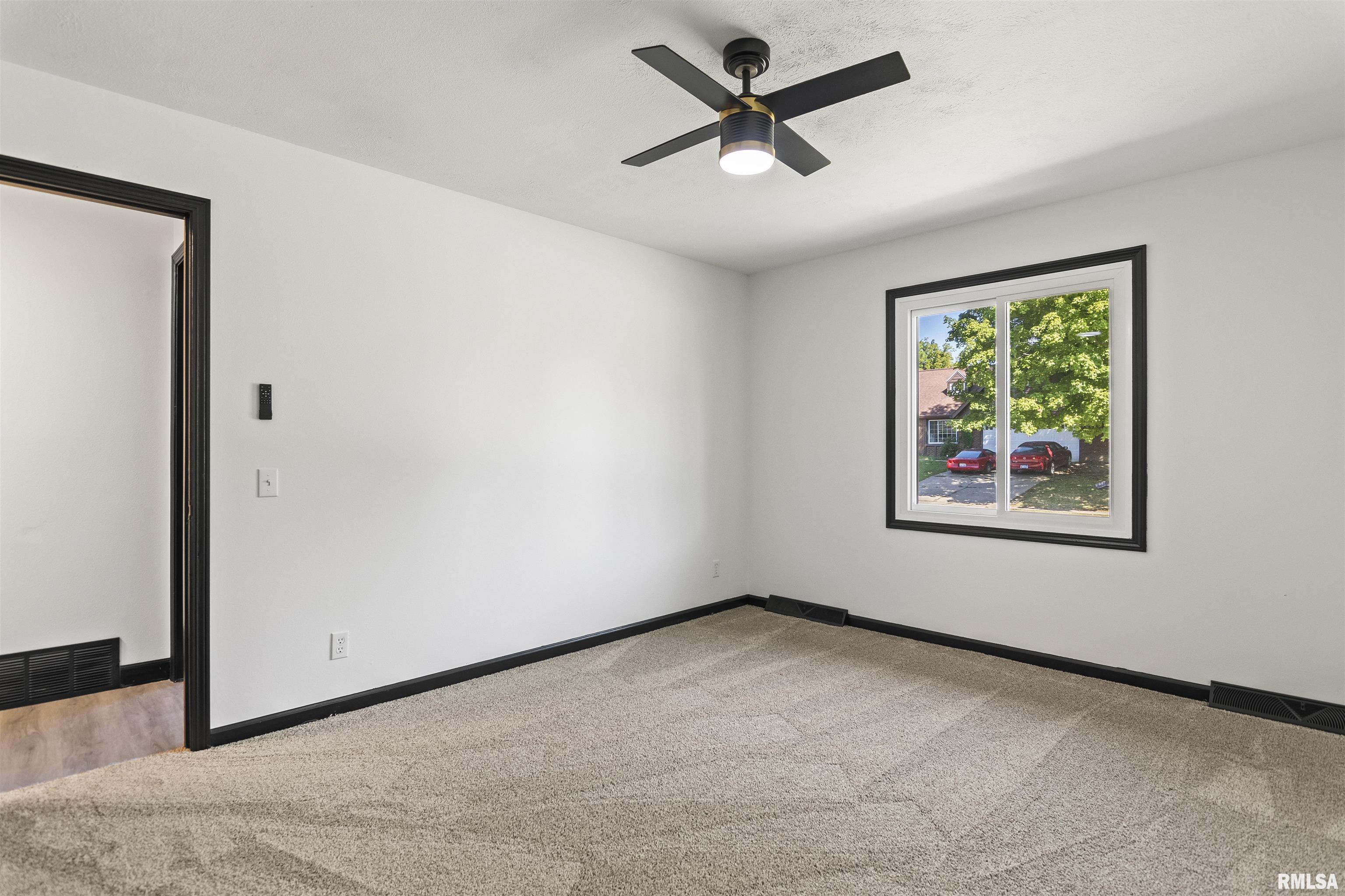 2 Beacon Ridge Drive Springfield, IL 62711 - Photo 39 of 56