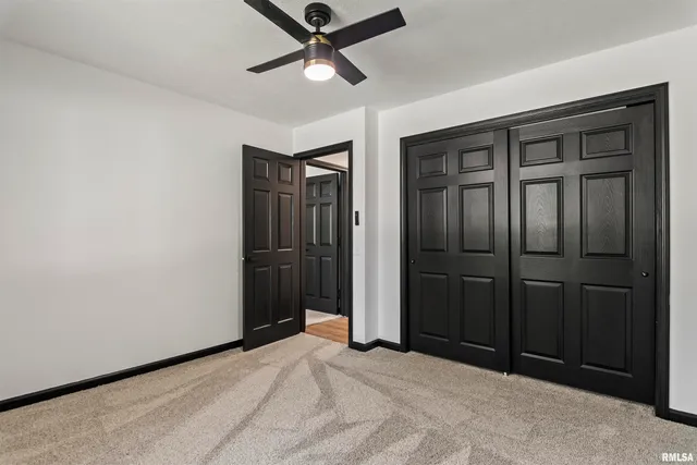 $395,000 | 2 Beacon Ridge Drive, Springfield, IL 62711