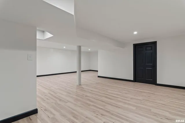 $395,000 | 2 Beacon Ridge Drive, Springfield, IL 62711