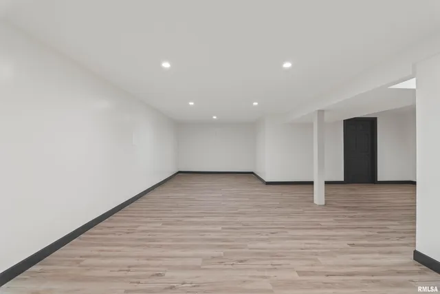 $395,000 | 2 Beacon Ridge Drive, Springfield, IL 62711