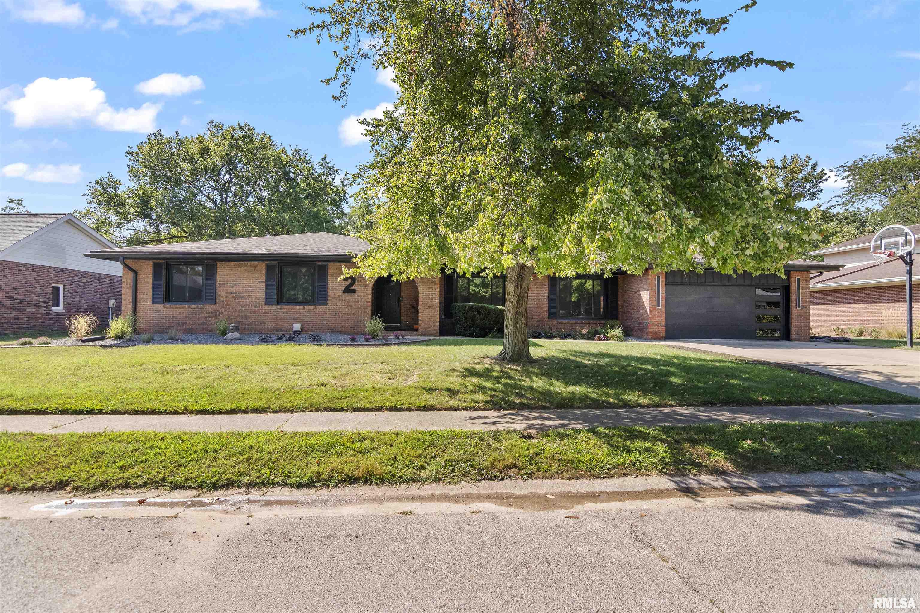 2 Beacon Ridge Drive Springfield, IL 62711 - Photo 5 of 56