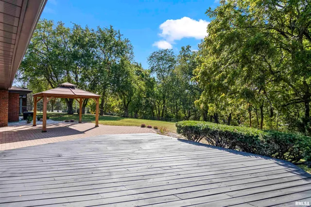 $395,000 | 2 Beacon Ridge Drive, Springfield, IL 62711