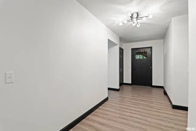 $395,000 | 2 Beacon Ridge Drive, Springfield, IL 62711