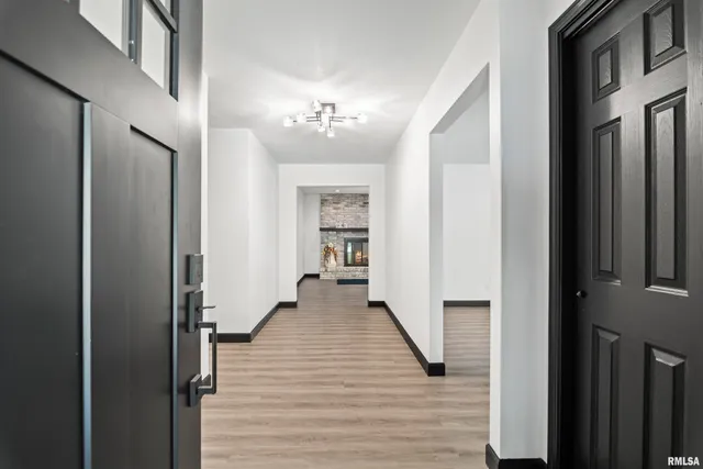 $395,000 | 2 Beacon Ridge Drive, Springfield, IL 62711