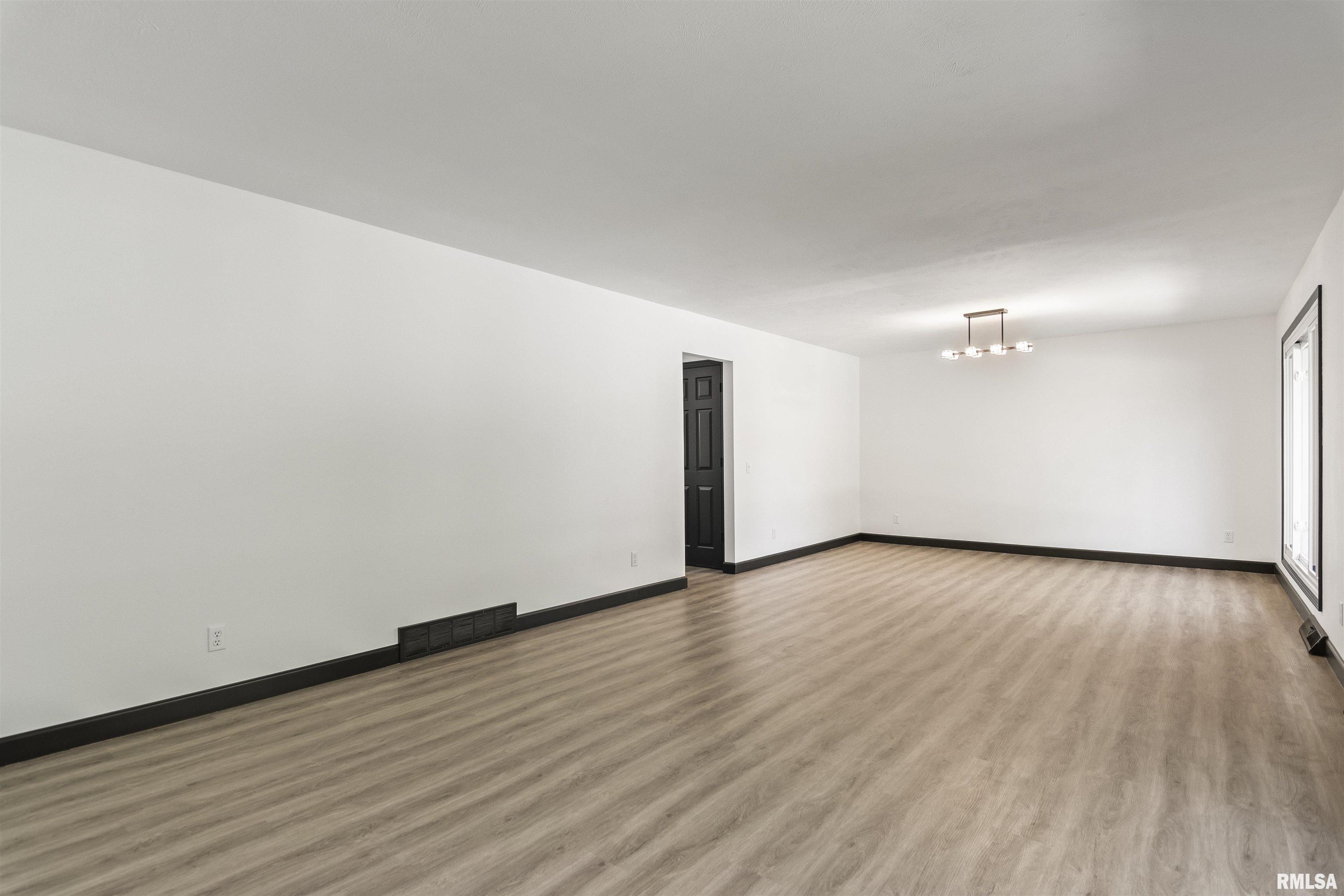 2 Beacon Ridge Drive Springfield, IL 62711 - Photo 10 of 56