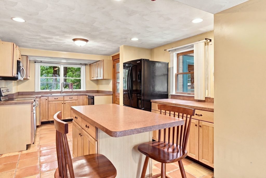 18 Gordon Road North Reading, MA 01864 - Photo 15 of 37 Gallery Image 15
