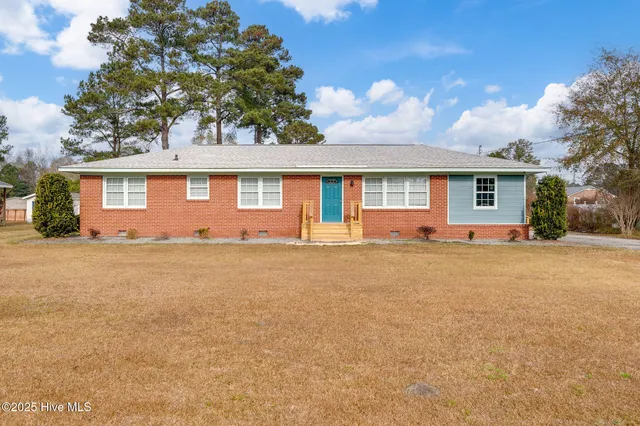 $349,900 | 112 Mc Millan Street, Teachey, NC 28464