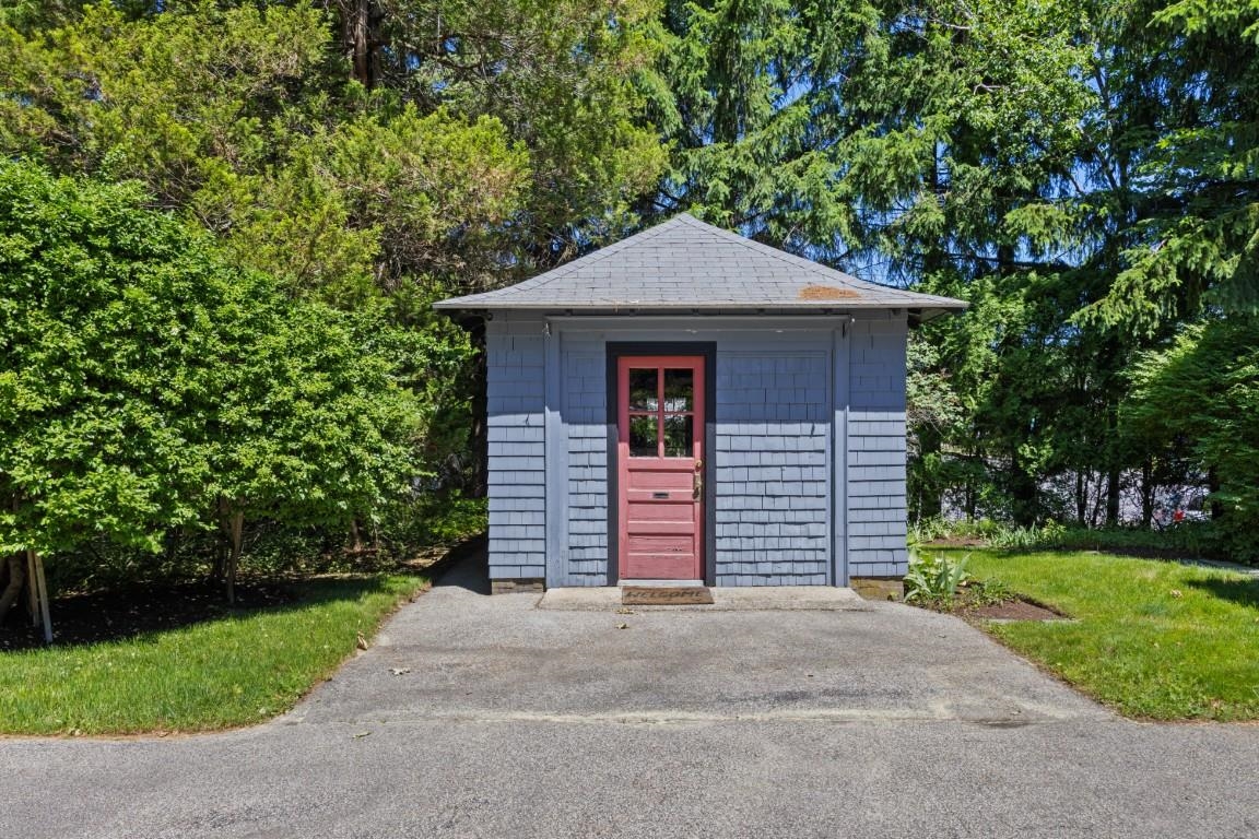 52 Whipple Road Kittery, ME 03904 - Photo 6 of 37