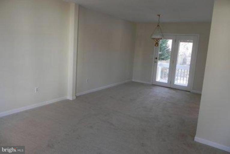 2616 Solomons Island Road Edgewater, MD 21037 - Photo 4 of 19 Living Room/Dining Room