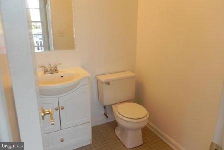 2616 Solomons Island Road Edgewater, MD 21037 - Photo 7 of 19 Half Bath 1