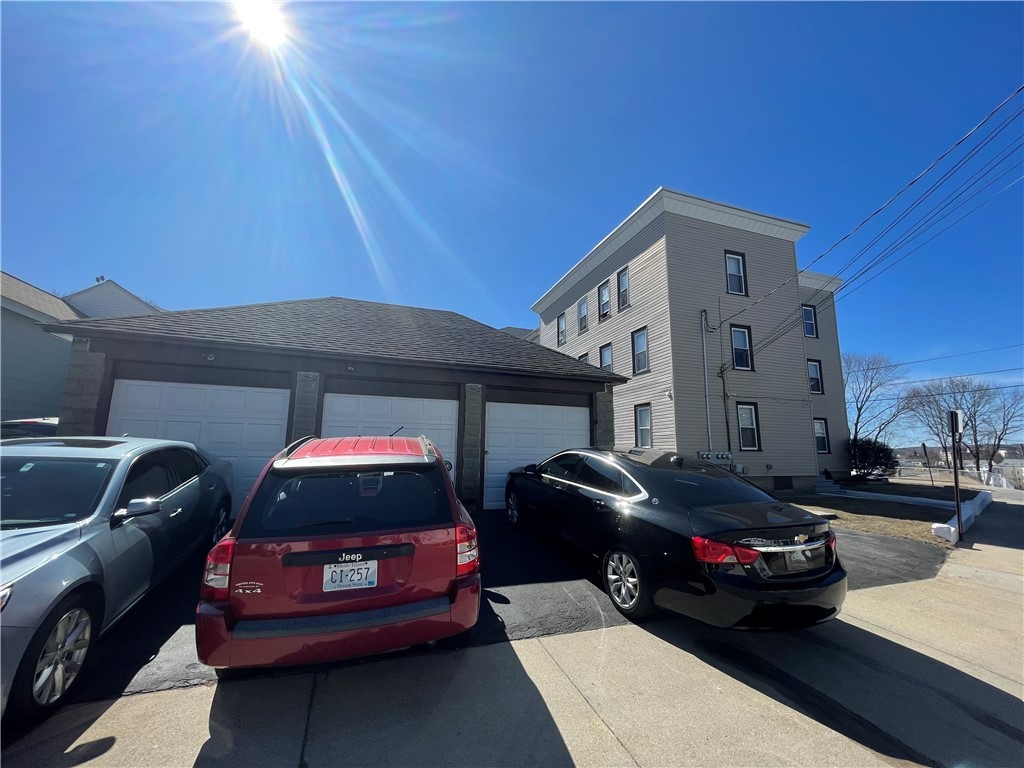 369 Burnside Avenue Woonsocket, RI 02895 - Photo 4 of 28 Gallery Image 4