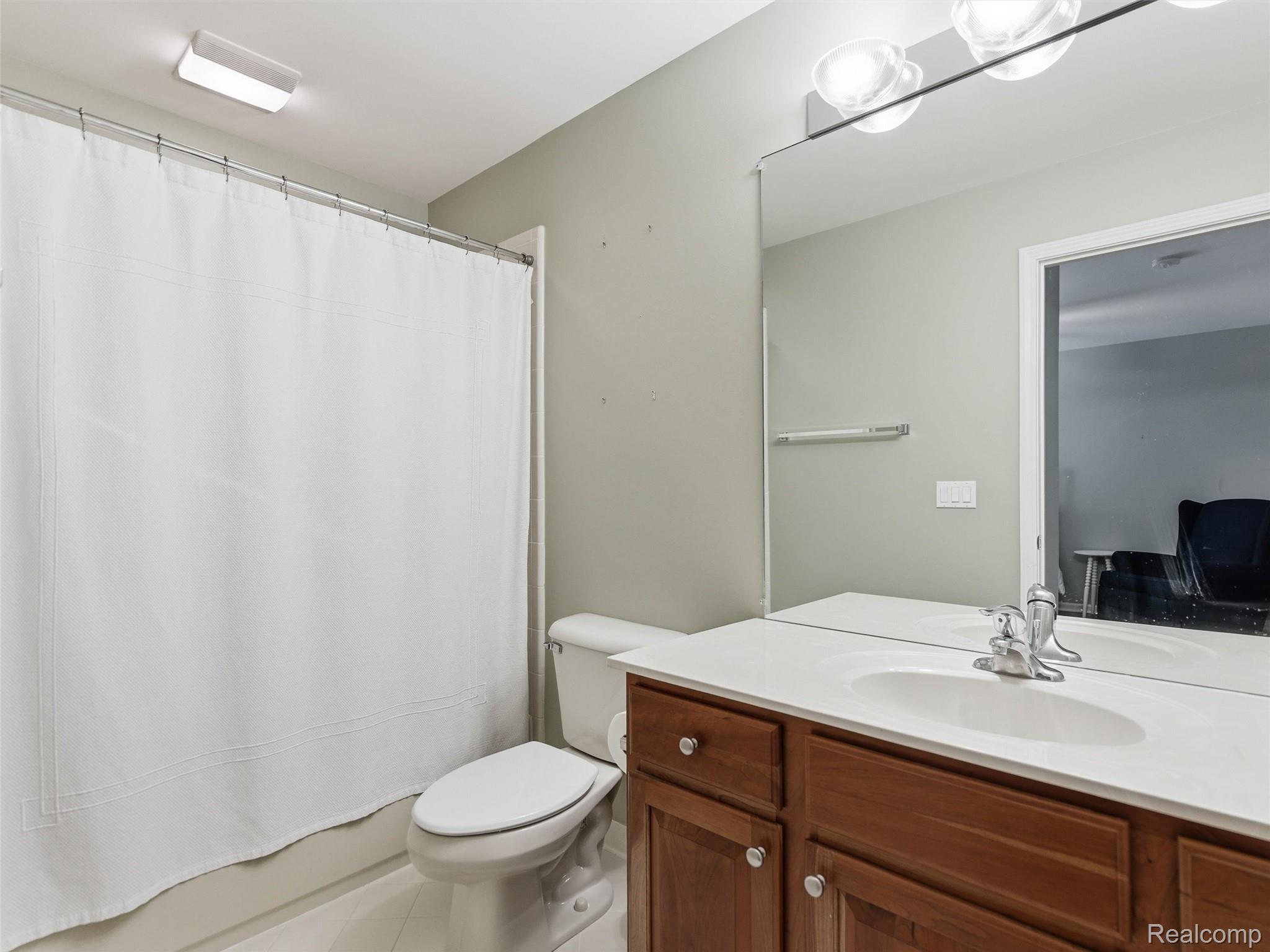 5454 Creekmonte Drive Rochester, MI 48306 - Photo 34 of 69 53-DSC07775.jpg