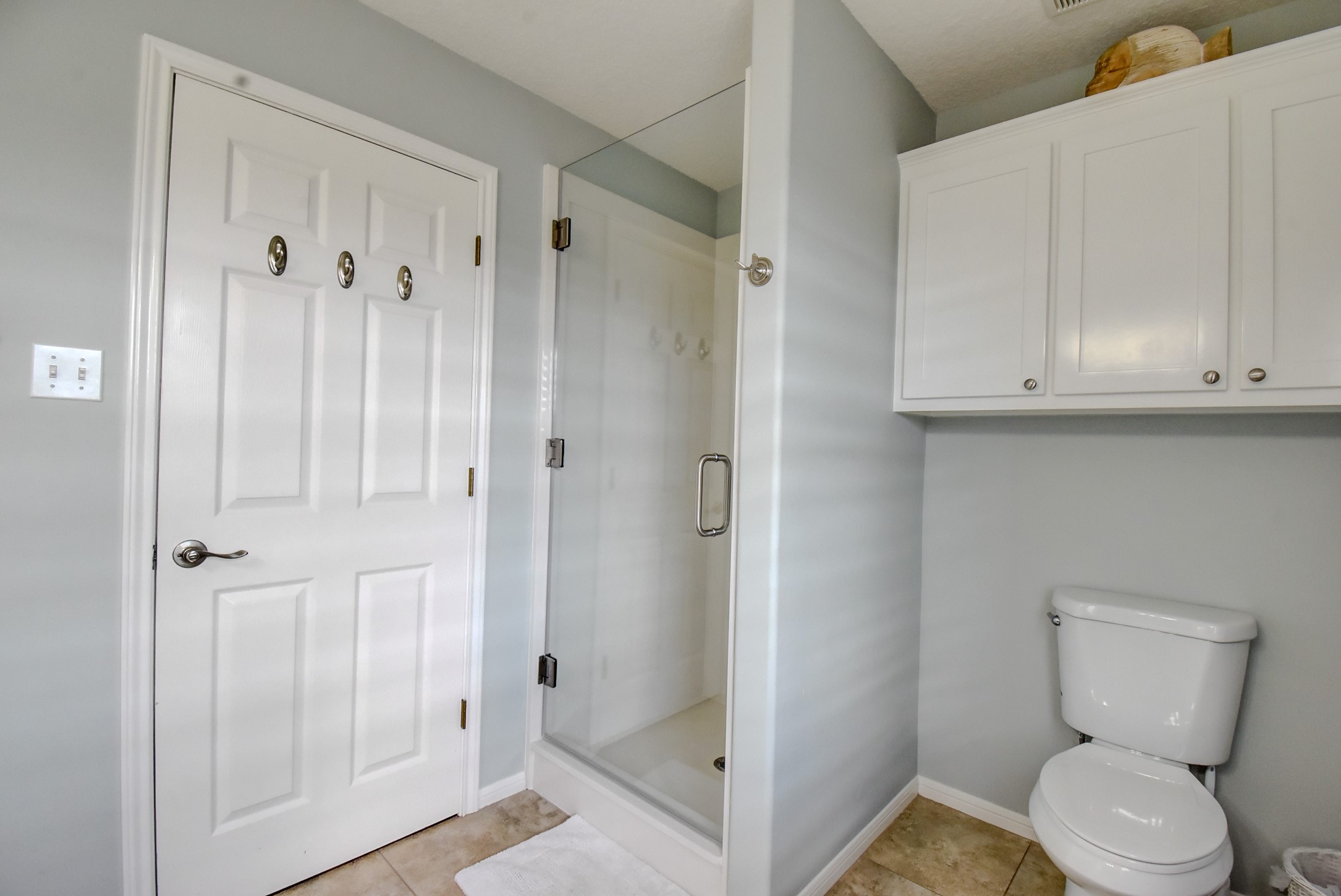 122 Four Master Road Freeport, TX 77541 - Photo 32 of 50 a bathroom with a toilet shower