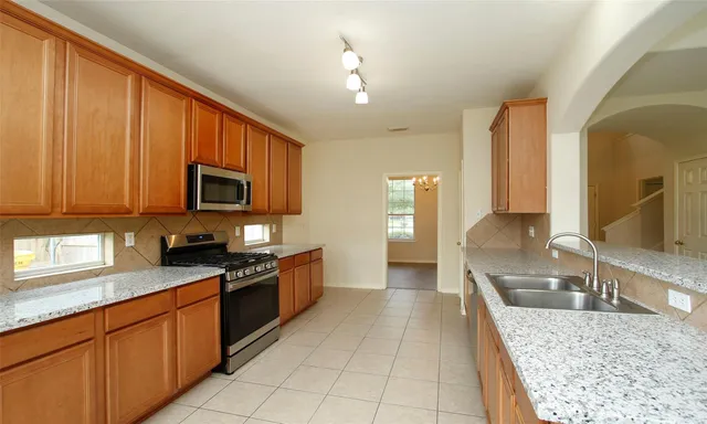 $2,700 | 20506 Spring Lilac Lane, Spring, TX 77388