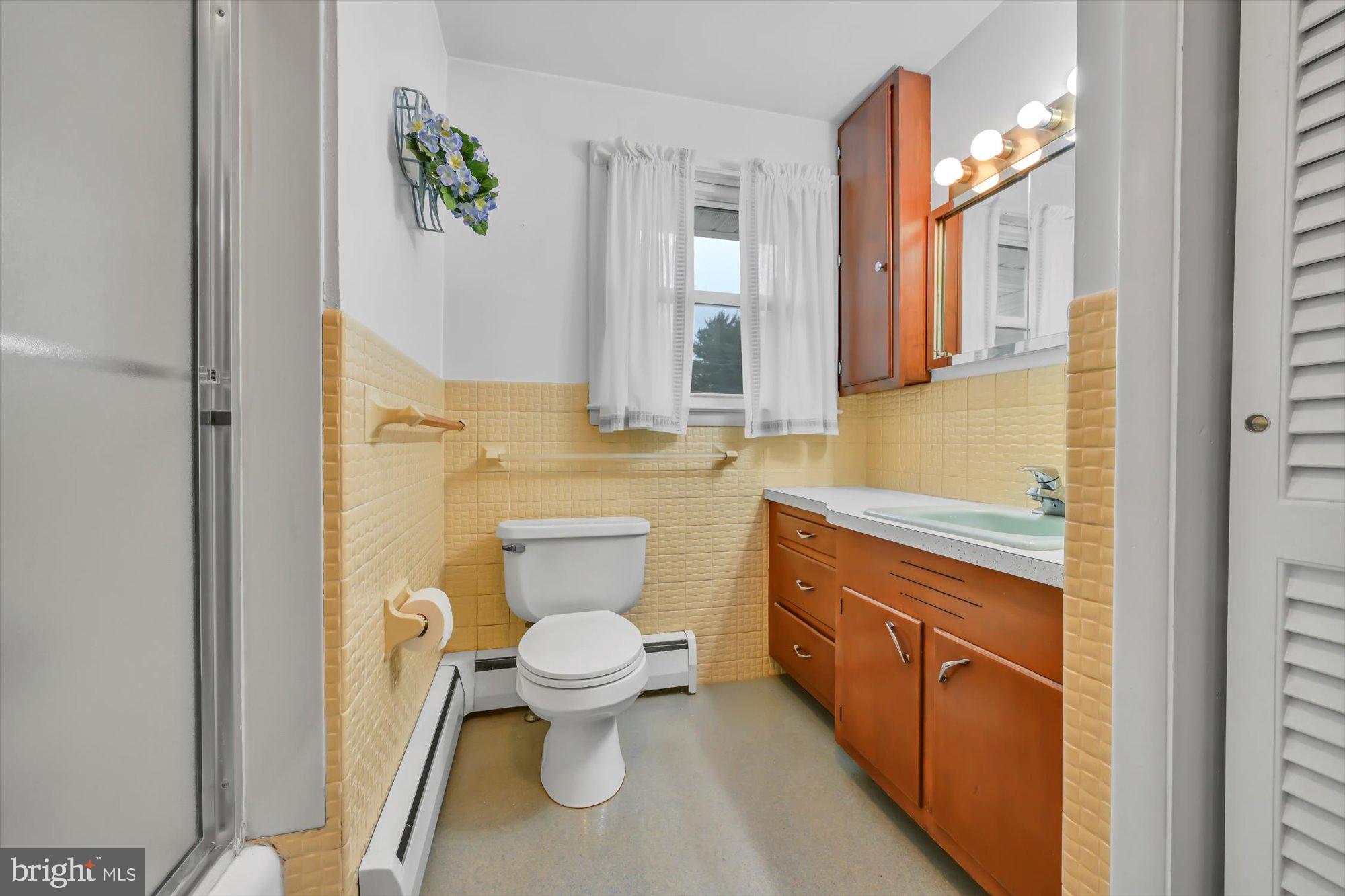 41 Martin Road Myerstown, PA 17067 - Photo 14 of 42 Full Bathroom with Tub/Shower