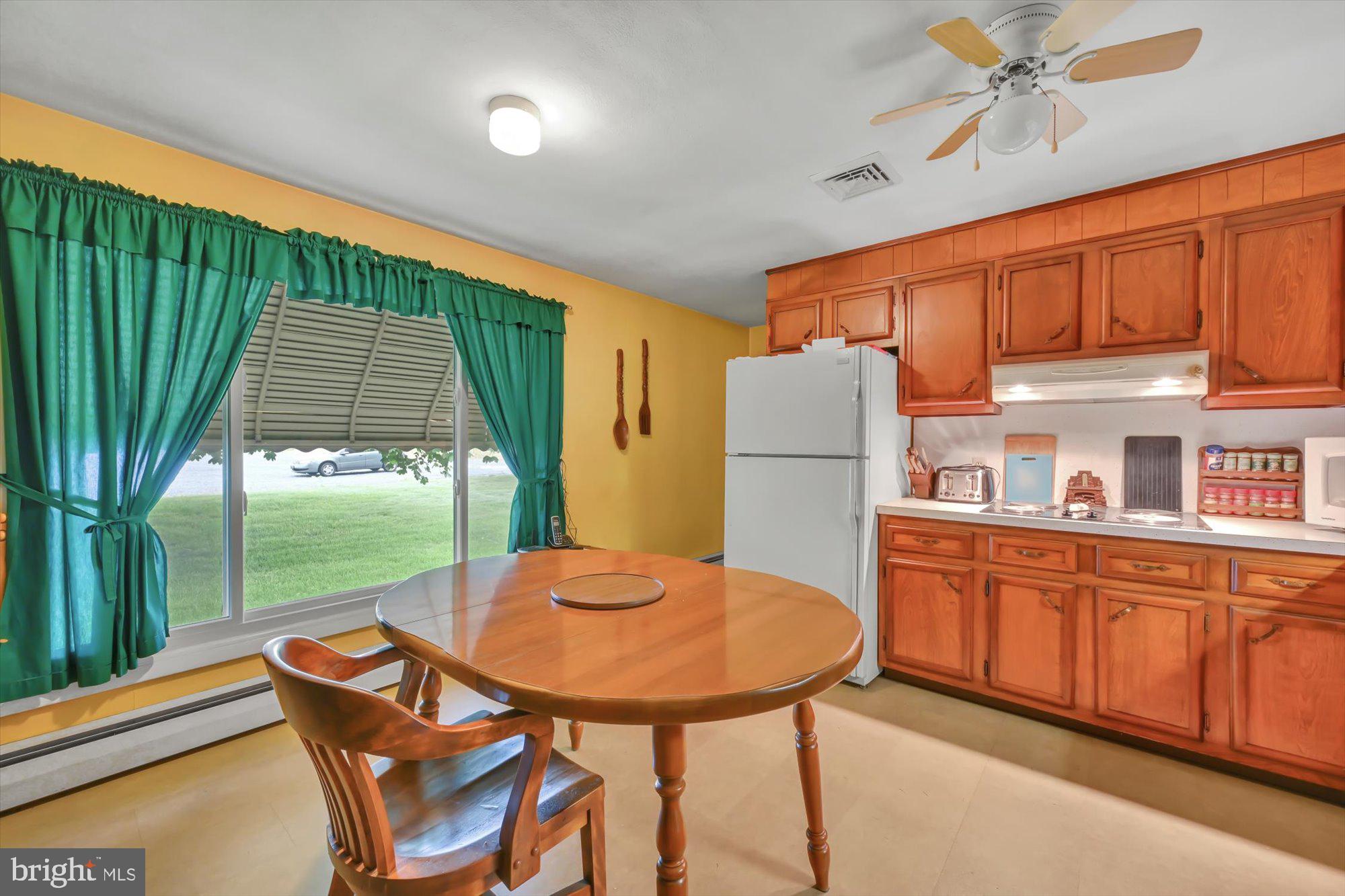 Large Eat in Kitchen