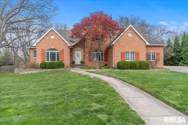 $625,000 | 44 Woodland Trail, Rochester, IL 62563