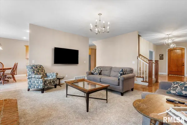 $625,000 | 44 Woodland Trail, Rochester, IL 62563