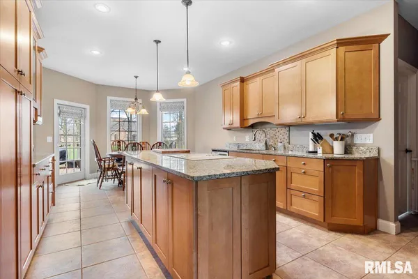 $625,000 | 44 Woodland Trail, Rochester, IL 62563