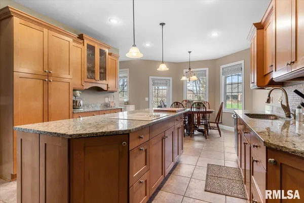 $625,000 | 44 Woodland Trail, Rochester, IL 62563