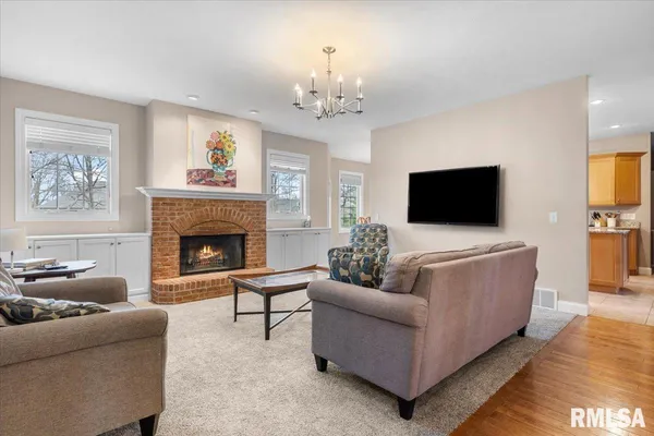 $625,000 | 44 Woodland Trail, Rochester, IL 62563