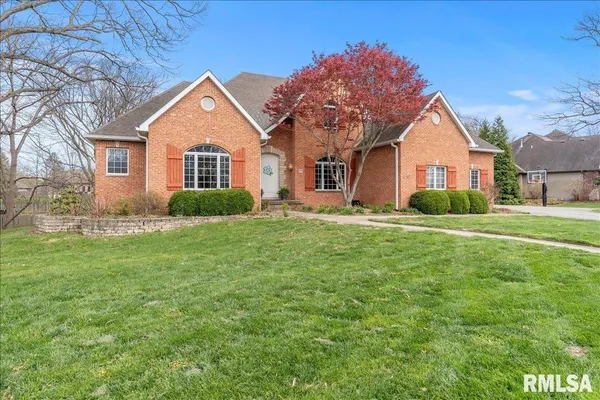 $625,000 | 44 Woodland Trail, Rochester, IL 62563