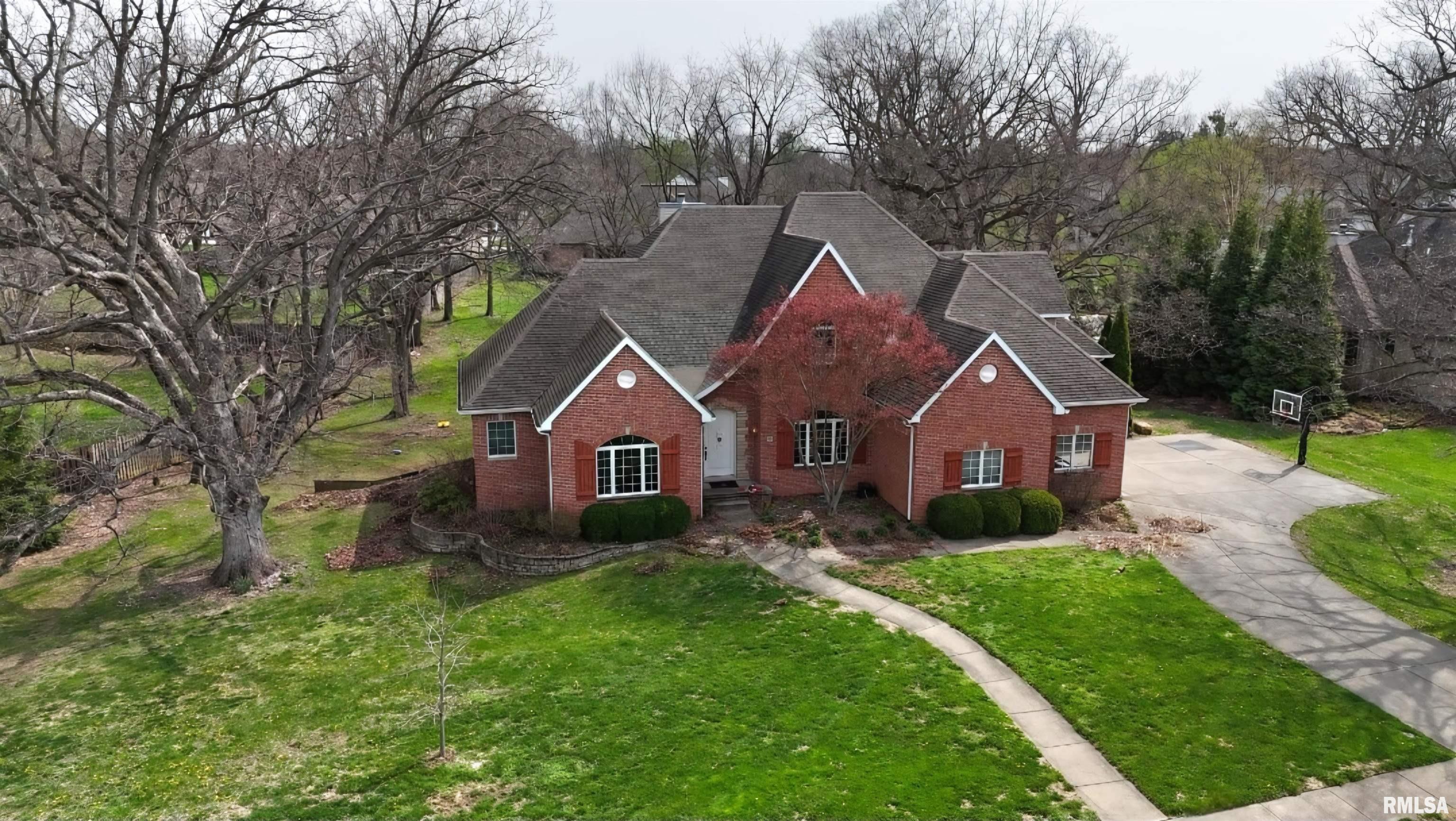 44 Woodland Trail Rochester, IL 62563 - Photo 2 of 4