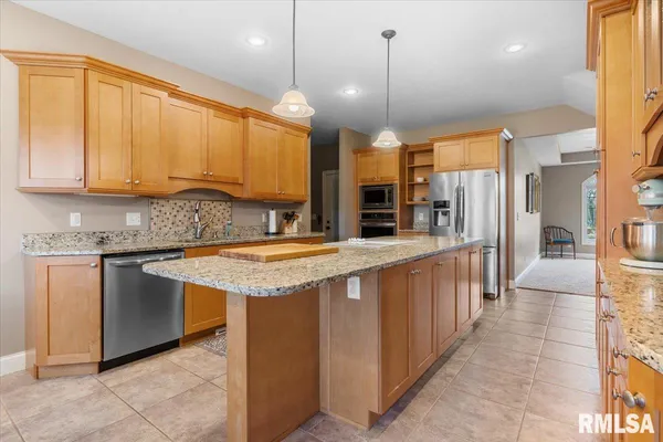 $625,000 | 44 Woodland Trail, Rochester, IL 62563