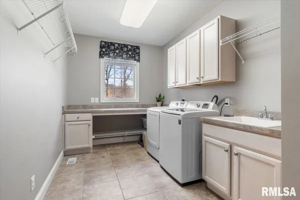 $625,000 | 44 Woodland Trail, Rochester, IL 62563