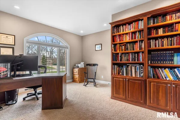 $625,000 | 44 Woodland Trail, Rochester, IL 62563