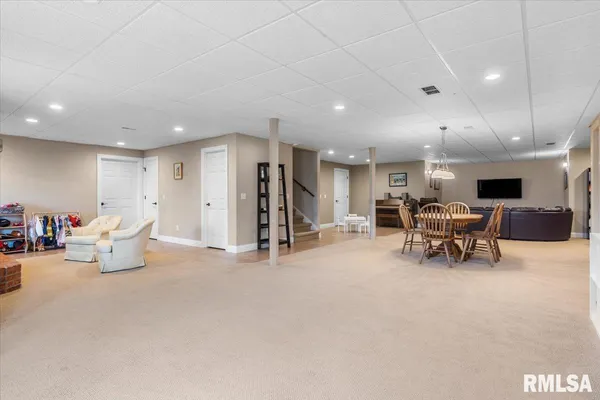 $625,000 | 44 Woodland Trail, Rochester, IL 62563